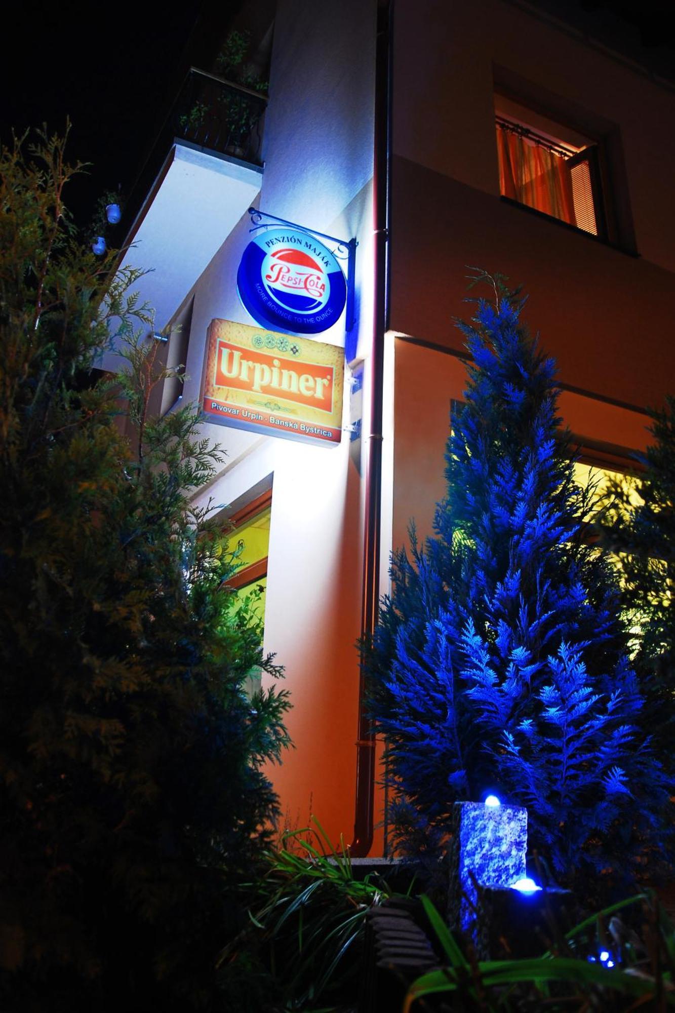 Penzion Majak Banska Bystrica Exterior photo