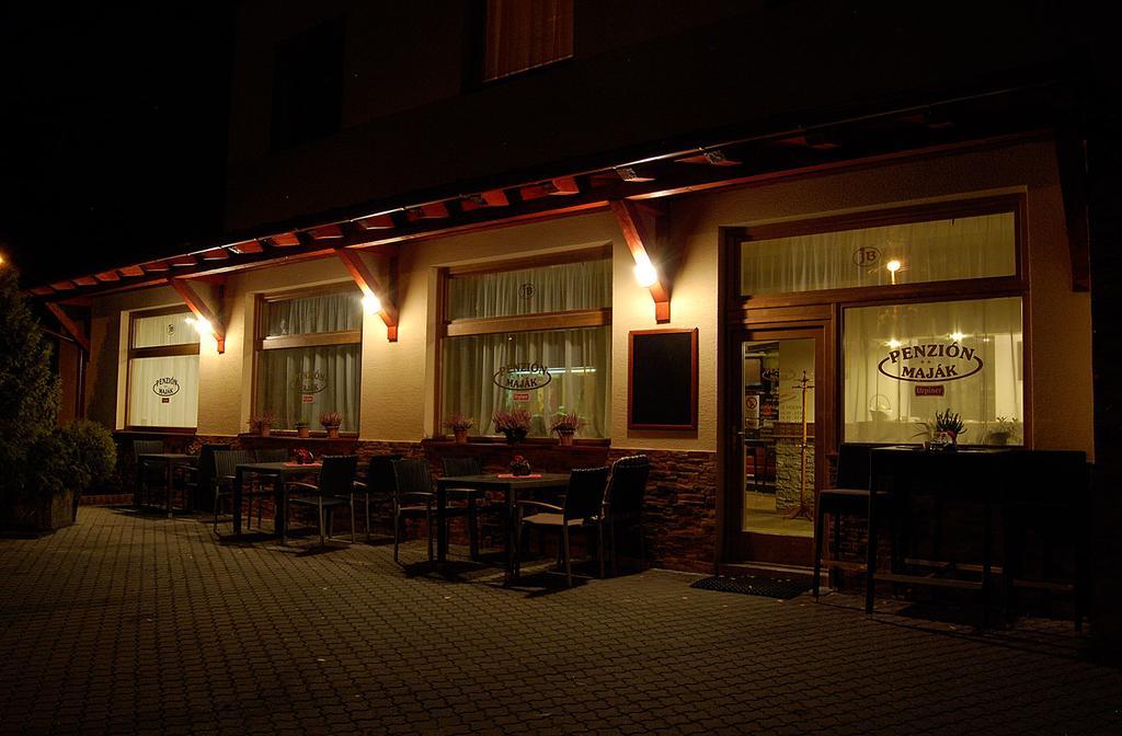 Penzion Majak Banska Bystrica Exterior photo